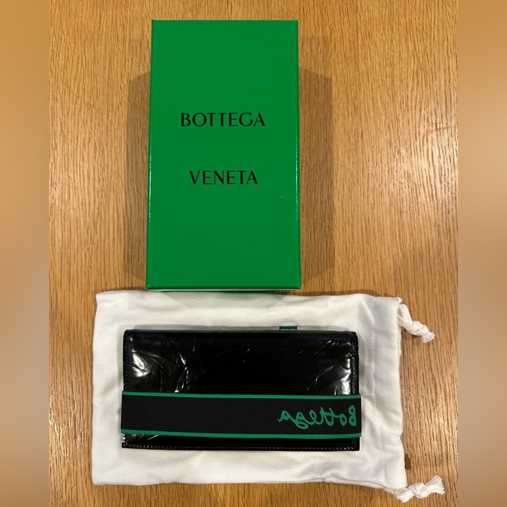 Bottega Veneta Black and Green Wallet with Elastic Band